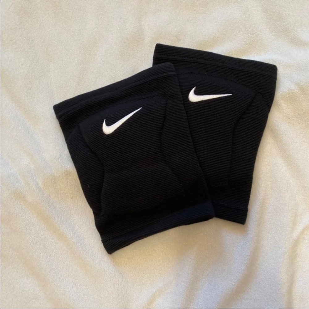 Brand new black Nike knee pads